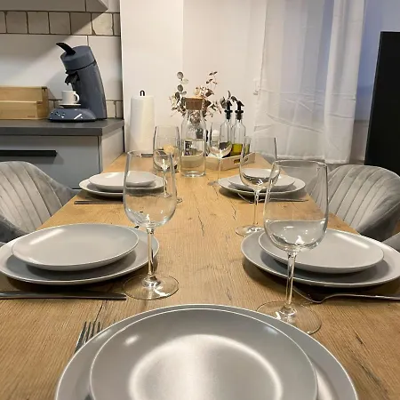 Phantasialand, Therme, Koeln, Bonn, Arbeitsplatz, Baeckerei Um Ecke דירה